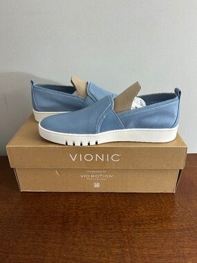Vionic Vio Motion Cambria Size 9 Slip-Ons in Vintage Blue Leather New w/Box